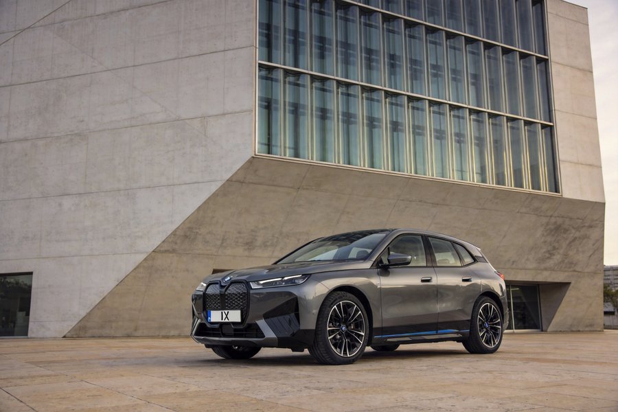 BMW iX