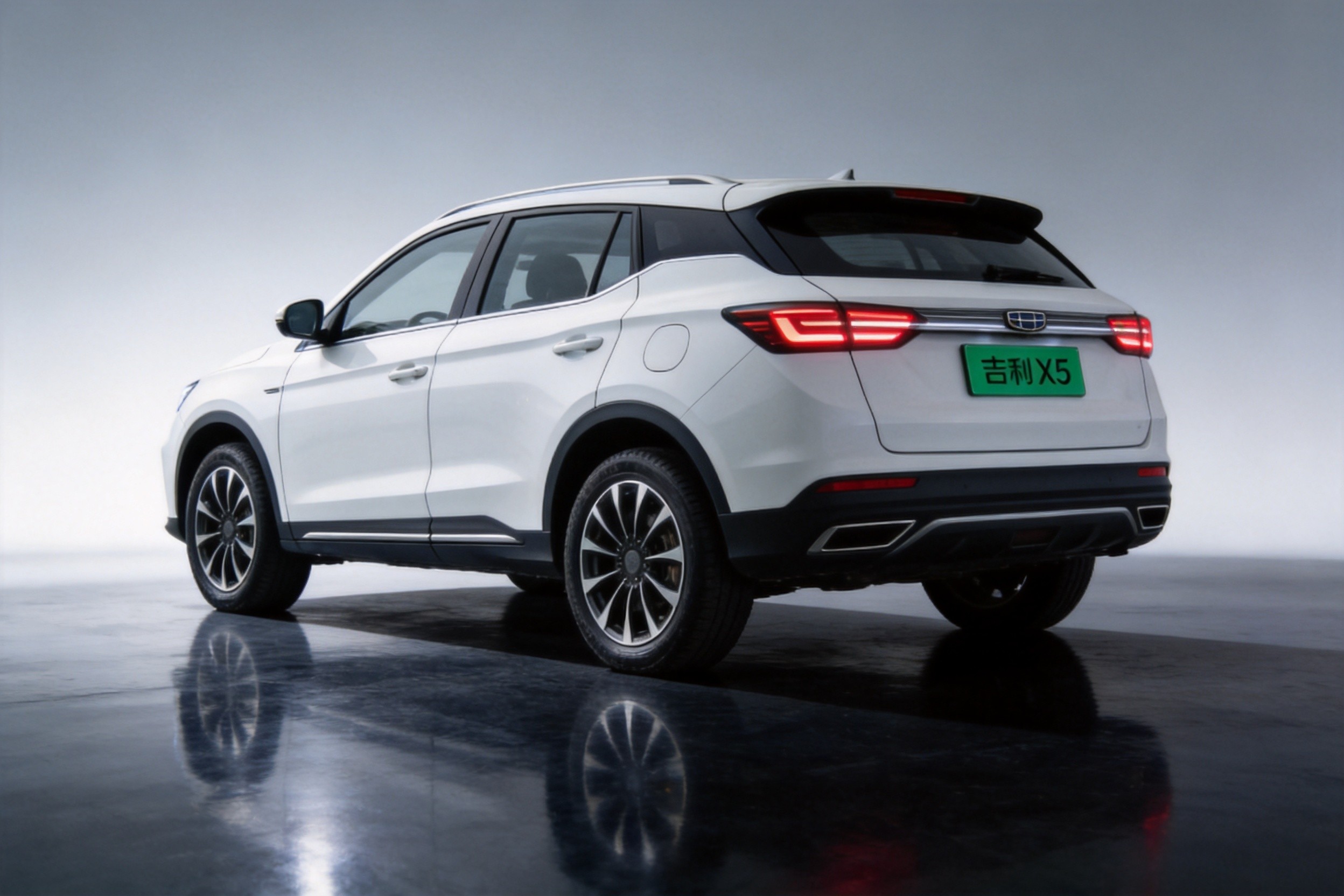 Geely EX5 photo 2