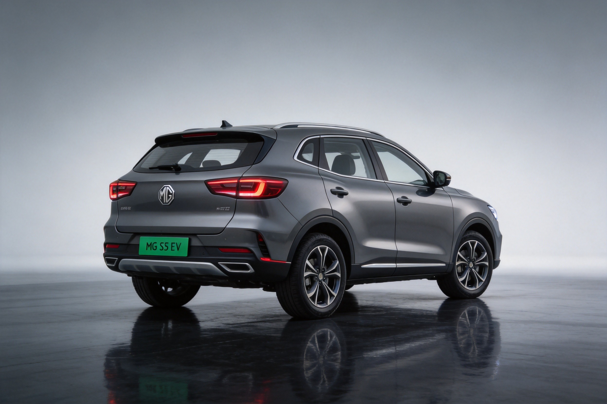 MG S5 EV photo 2